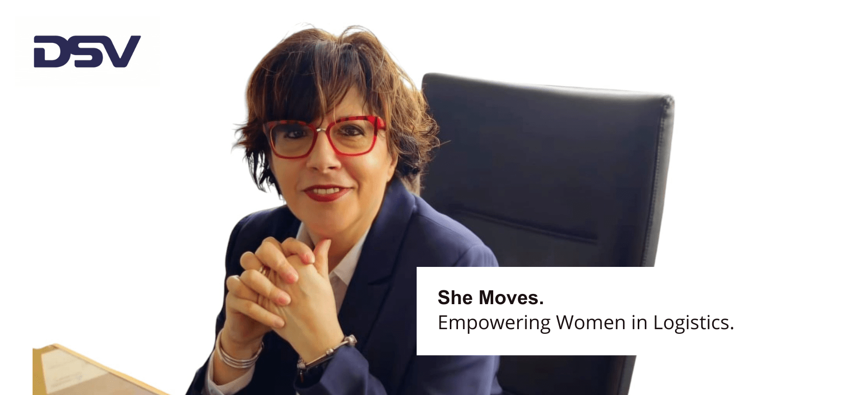 She Moves. Monica Amici